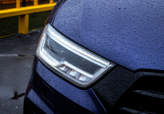 Подержанный автомобиль Audi Q3 2017 года (13 фото)