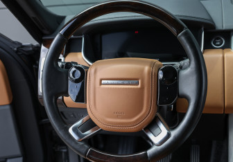 Подержанный автомобиль Land Rover Range Rover 2019 года (16 фото)