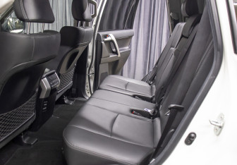 Подержанный автомобиль Toyota Land Cruiser Prado 2022 года (12 фото)