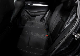 Подержанный автомобиль Skoda Karoq 2021 года (10 фото)