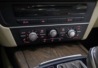 Подержанный автомобиль Audi A6 Sedan 2015 года (20 фото)