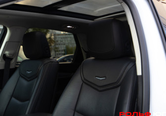 Подержанный автомобиль Cadillac XT5 2017 года (17 фото)