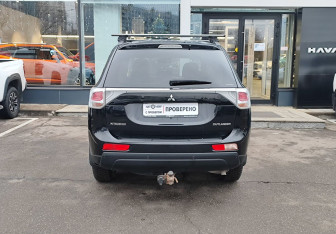 Подержанный автомобиль Mitsubishi Outlander 2012 года (6 фото)