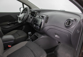 Подержанный автомобиль Renault Kaptur 2019 года (9 фото)