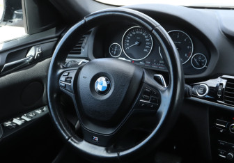 Подержанный автомобиль BMW X4 2015 года (17 фото)