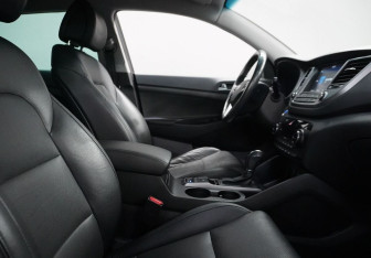 Подержанный автомобиль Hyundai Tucson 2016 года (12 фото)