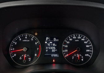 Подержанный автомобиль Kia Rio Hatchback 2021 года (15 фото)