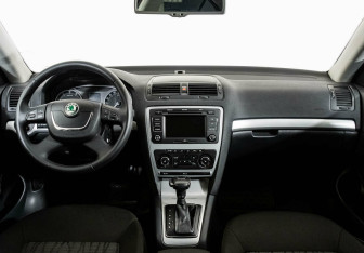 Подержанный автомобиль Skoda Octavia Liftback 2013 года (8 фото)