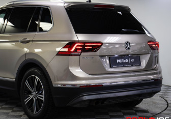 Подержанный автомобиль Volkswagen Tiguan 2017 года (29 фото)