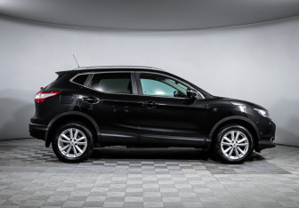 Подержанный автомобиль Nissan Qashqai 2014 года (4 фото)