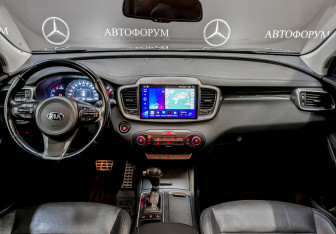 Подержанный автомобиль Kia Sorento 2016 года (14 фото)