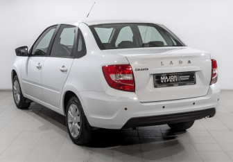 Подержанный автомобиль LADA (ВАЗ) Granta Sedan 2023 года (7 фото)