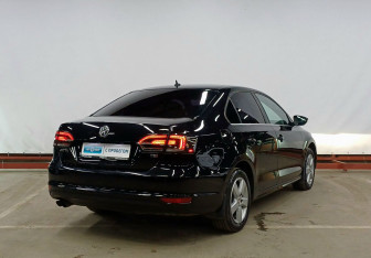 Подержанный автомобиль Volkswagen Jetta Sedan 2014 года (5 фото)