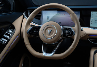 Подержанный автомобиль Voyah Free 2023 года (16 фото)