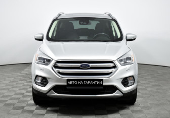 Подержанный автомобиль Ford Kuga 2017 года (2 фото)