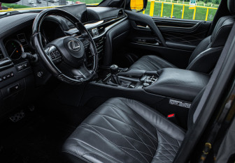 Подержанный автомобиль Lexus LX 2020 года (12 фото)