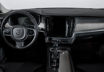Подержанный автомобиль Volvo S90 2021 года (12 фото)