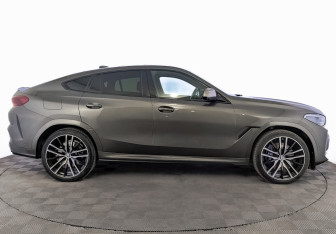 Подержанный автомобиль BMW X6 2020 года (4 фото)