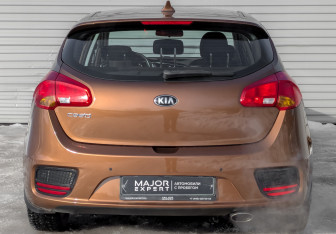 Подержанный автомобиль Kia Ceed Hatchback 2017 года (6 фото)