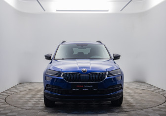 Подержанный автомобиль Skoda Karoq 2021 года (2 фото)