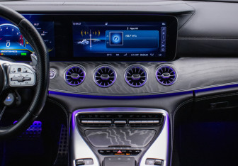 Подержанный автомобиль Mercedes-Benz AMG GT Liftback 2018 года (15 фото)