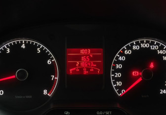 Подержанный автомобиль Volkswagen Polo Sedan 2011 года (14 фото)