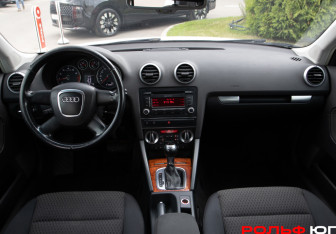 Подержанный автомобиль Audi A3 Hatchback 2011 года (11 фото)