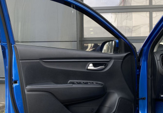 Подержанный автомобиль Kia Rio Sedan 2017 года (18 фото)