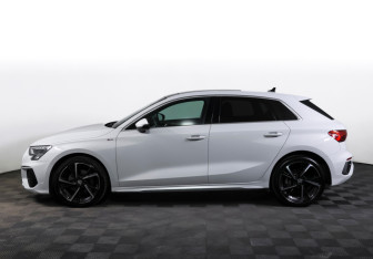 Подержанный автомобиль Audi A3 Hatchback 2021 года (8 фото)