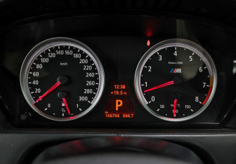 Подержанный автомобиль BMW X6 M 2012 года (13 фото)