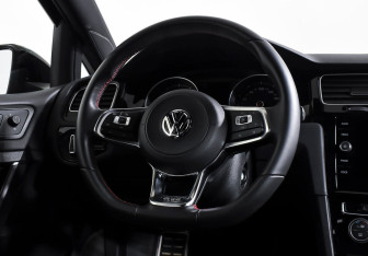 Подержанный автомобиль Volkswagen Golf GTI Hatchback 2019 года (13 фото)