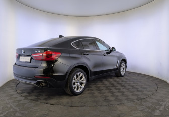 Подержанный автомобиль BMW X6 2016 года (5 фото)