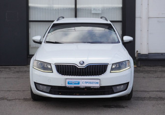 Подержанный автомобиль Skoda Octavia Wagon 2015 года (2 фото)