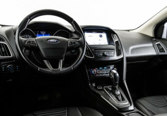 Подержанный автомобиль Ford Focus Sedan 2017 года (7 фото)