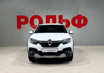 Подержанный автомобиль Renault Sandero 2021 года (2 фото)