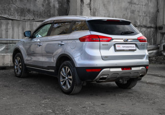 Подержанный автомобиль Geely Atlas 2020 года (6 фото)