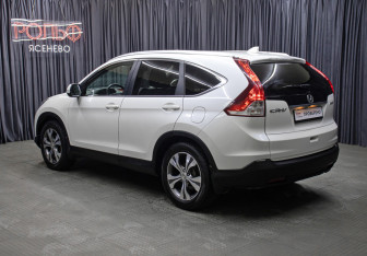 Подержанный автомобиль Honda CR-V 2013 года (7 фото)