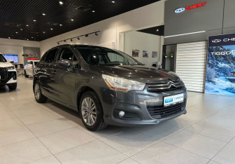 Подержанный автомобиль Citroen C4 Hatchback 2012 года (3 фото)
