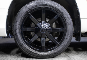 Подержанный автомобиль Toyota Land Cruiser Prado 2018 года (19 фото)