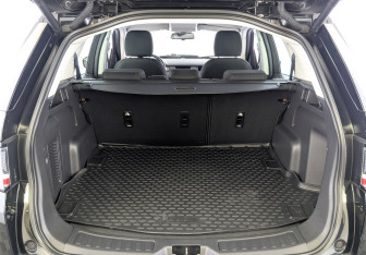 Подержанный автомобиль Land Rover Discovery Sport 2015 года (10 фото)