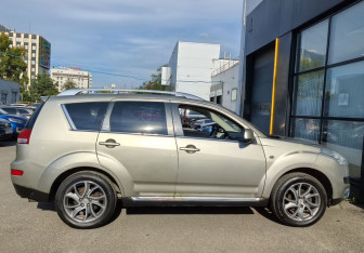 Подержанный автомобиль Citroen C-Crosser 2009 года (4 фото)