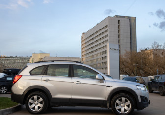 Подержанный автомобиль Chevrolet Captiva 2015 года (3 фото)