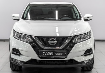 Подержанный автомобиль Nissan Qashqai 2020 года (2 фото)