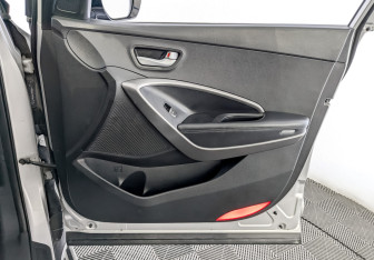 Подержанный автомобиль Hyundai Santa Fe 2012 года (24 фото)