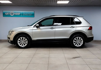 Подержанный автомобиль Volkswagen Tiguan 2019 года (8 фото)