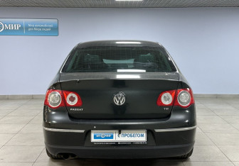 Подержанный автомобиль Volkswagen Passat Sedan 2008 года (6 фото)