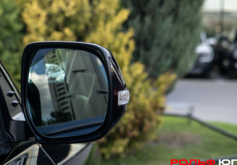 Подержанный автомобиль Toyota Land Cruiser Prado 2017 года (17 фото)
