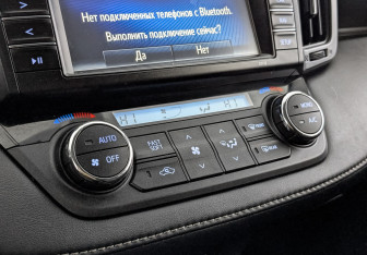 Подержанный автомобиль Toyota RAV4 2016 года (21 фото)