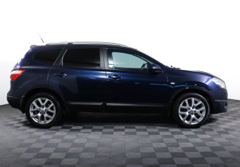 Подержанный автомобиль Nissan Qashqai+2 2010 года (4 фото)