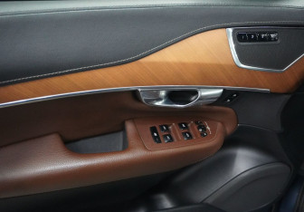 Подержанный автомобиль Volvo XC90 2018 года (11 фото)